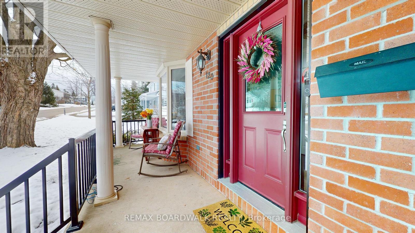 120 First Avenue, Brockville, Ontario  K6V 3B4 - Photo 3 - X12916004