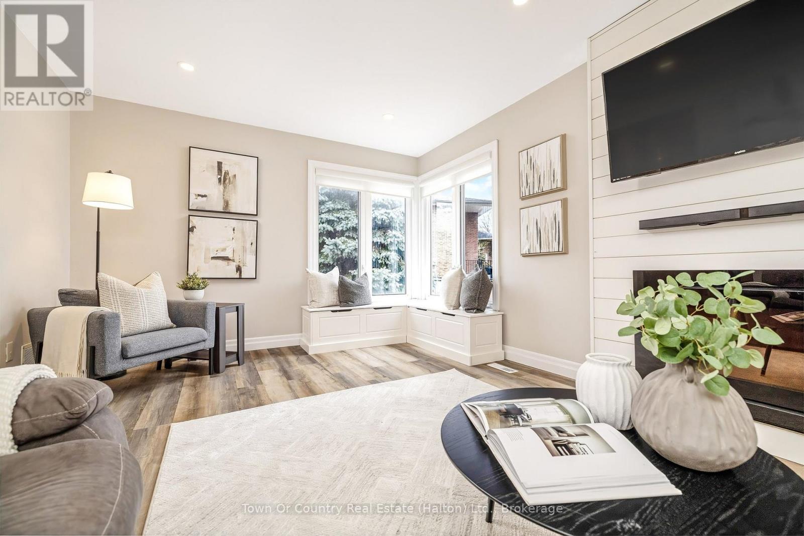 522 Conway Court, Milton, Ontario  L9T 4B8 - Photo 6 - W12915858