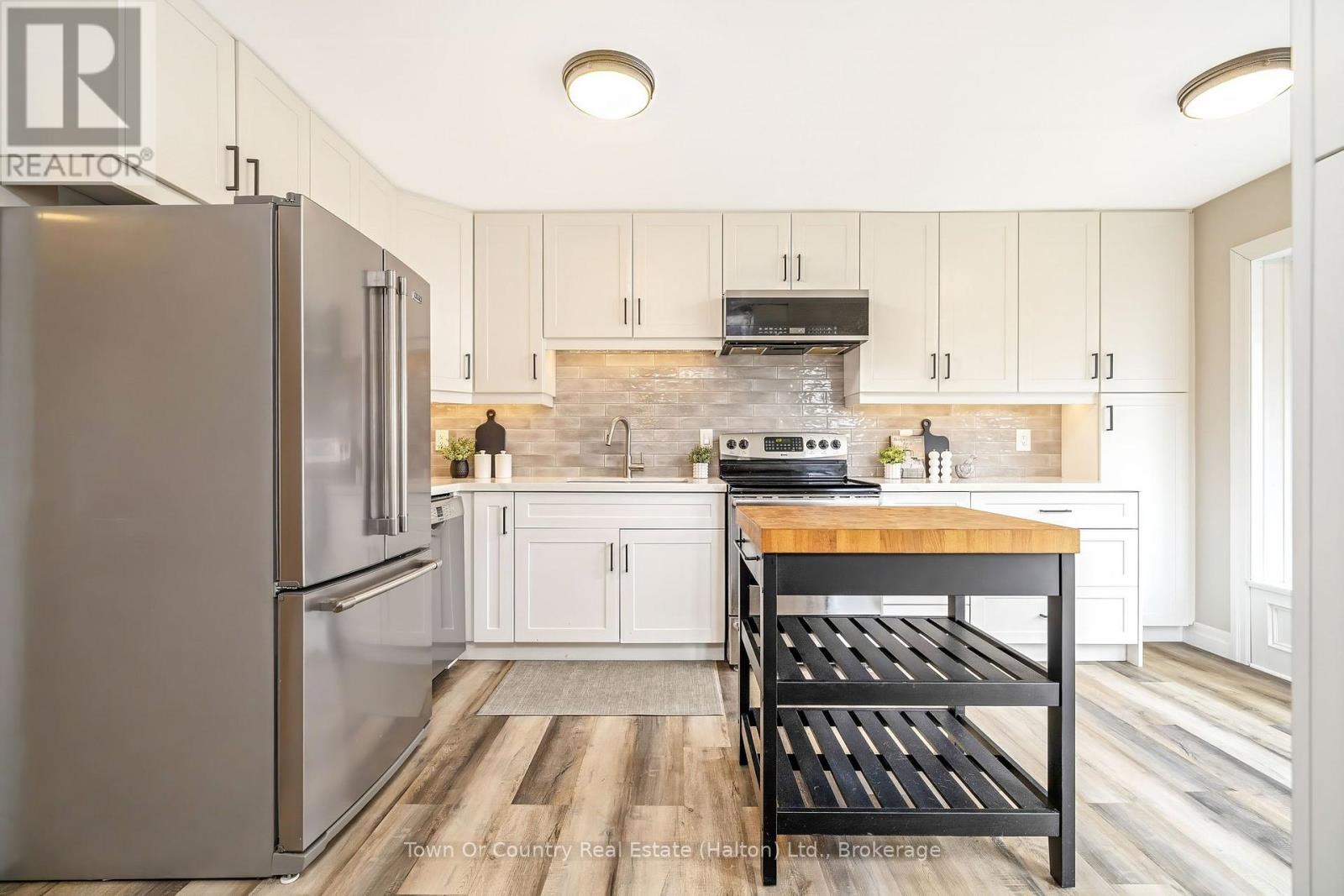 522 Conway Court, Milton, Ontario  L9T 4B8 - Photo 9 - W12915858