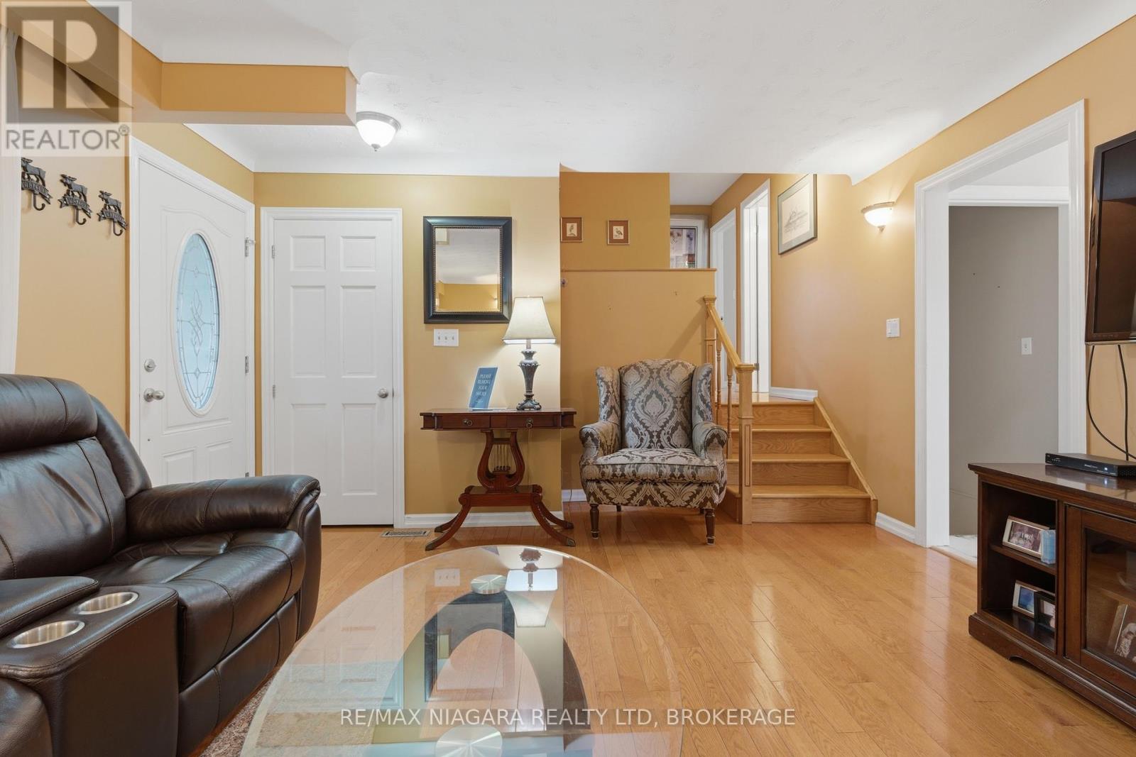 57 Meredith Drive, St. Catharines, Ontario  L2M 6R5 - Photo 6 - X12915930