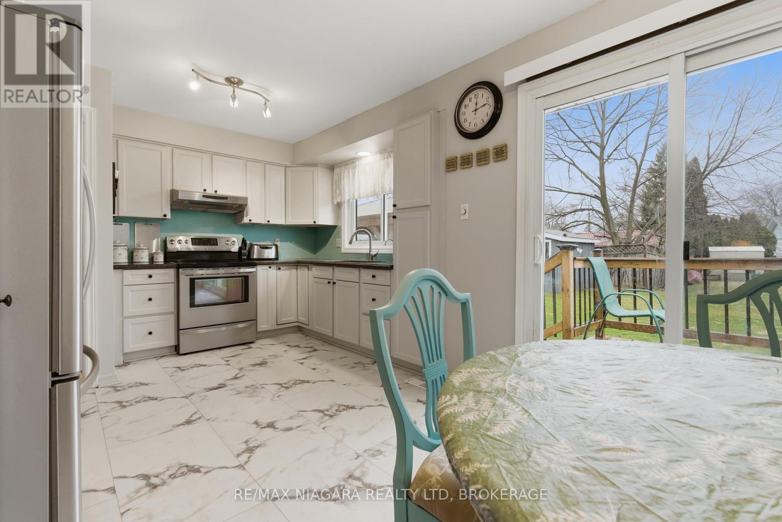 57 Meredith Drive, St. Catharines, Ontario  L2M 6R5 - Photo 7 - X12915930