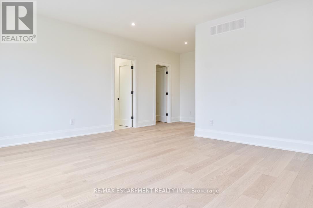 2354 Eighth Line, Oakville, Ontario  L6H 7E6 - Photo 23 - W12905772