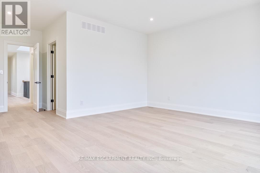 2354 Eighth Line, Oakville, Ontario  L6H 7E6 - Photo 22 - W12905772