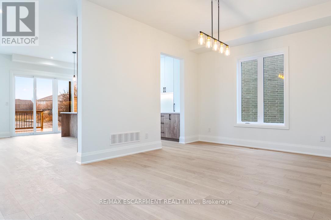 2354 Eighth Line, Oakville, Ontario  L6H 7E6 - Photo 4 - W12905772