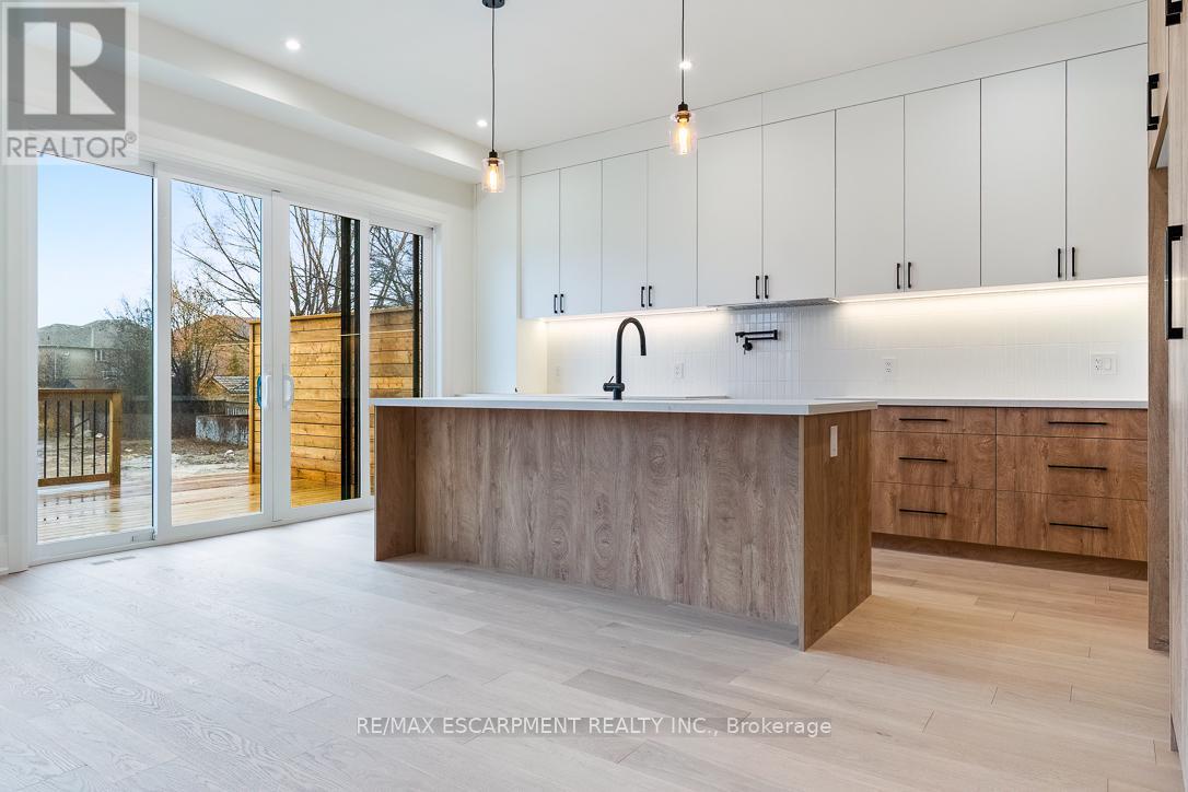 2354 Eighth Line, Oakville, Ontario  L6H 7E6 - Photo 8 - W12905772