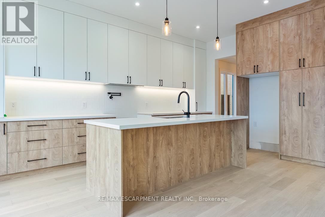 2354 Eighth Line, Oakville, Ontario  L6H 7E6 - Photo 9 - W12905772