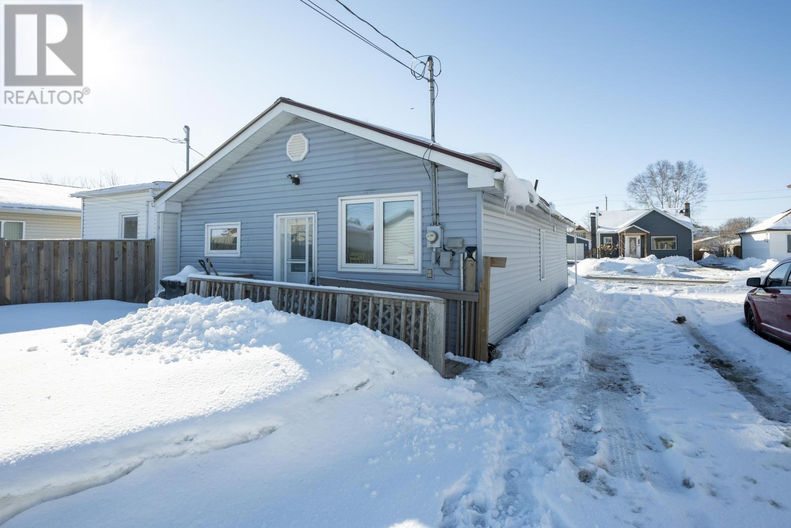 483 Mary St E, Thunder Bay, Ontario  P7E 4K2 - Photo 8 - TB2600524