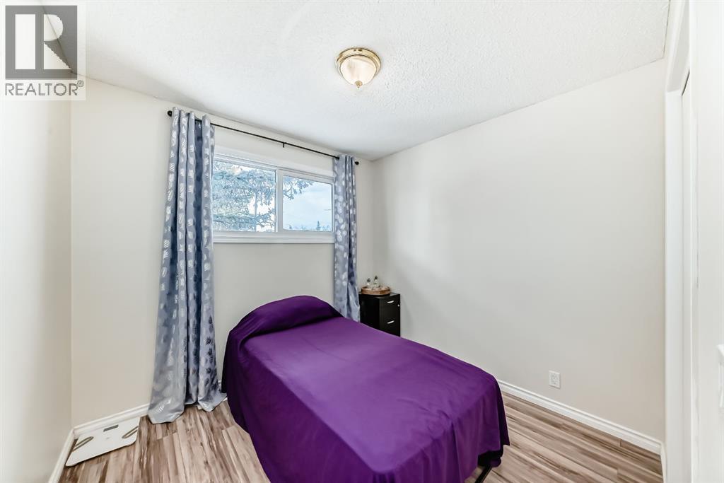 236 Pinecliff Way Ne, Calgary, Alberta  T1Y 3X3 - Photo 7 - A2285050