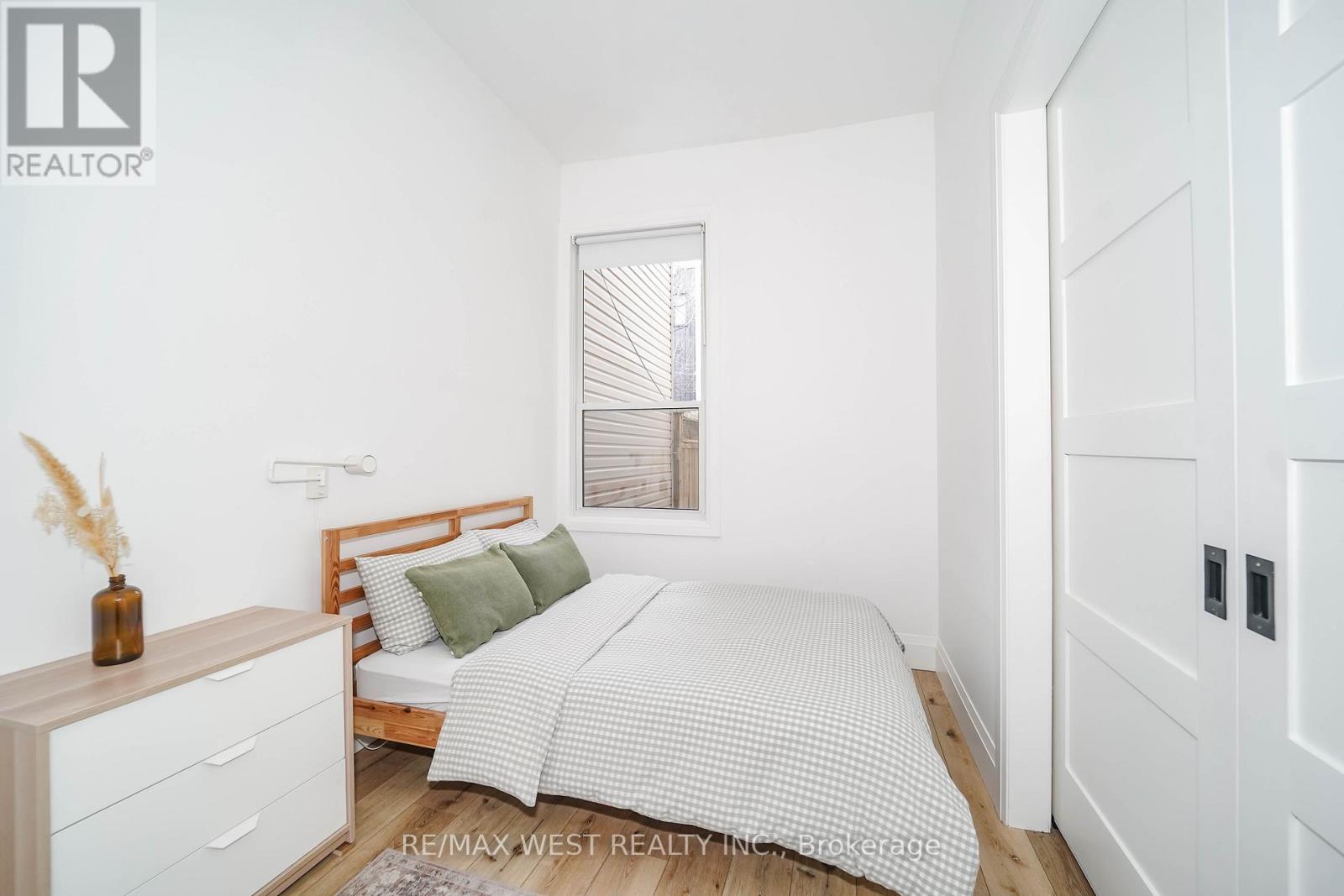 200 Euclid Avenue, Toronto, Ontario  M6J 2J9 - Photo 5 - C12915816