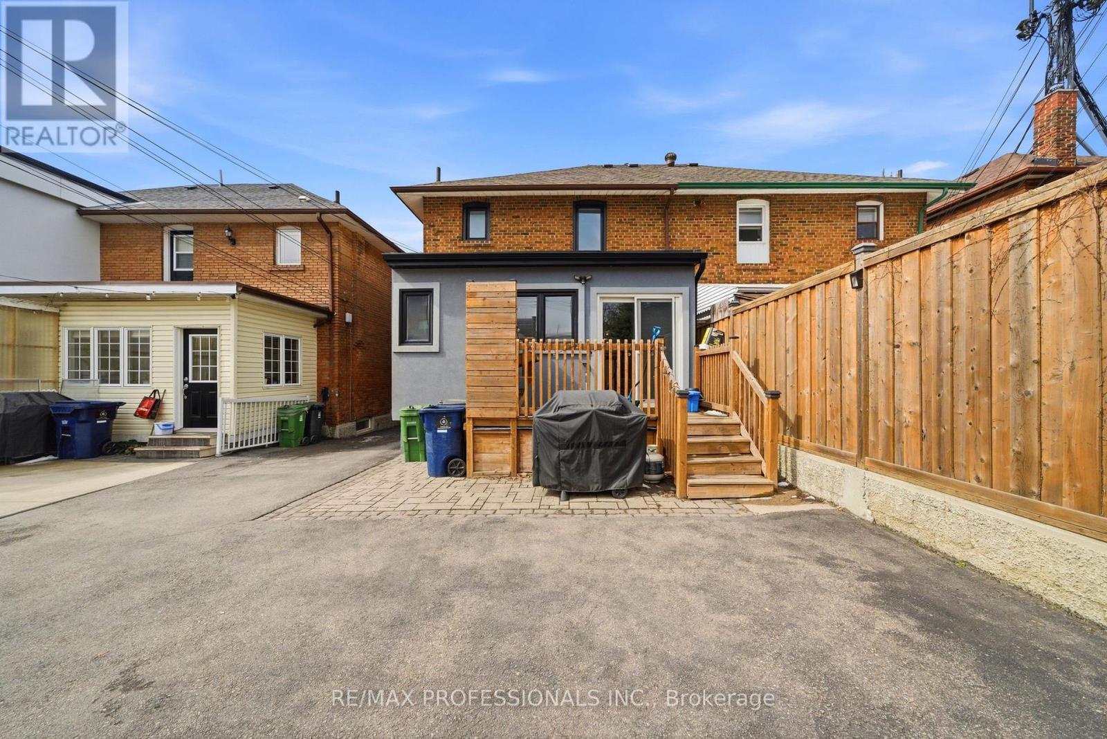 1993 Dufferin Street, Toronto, Ontario  M6E 3P9 - Photo 13 - C12915832