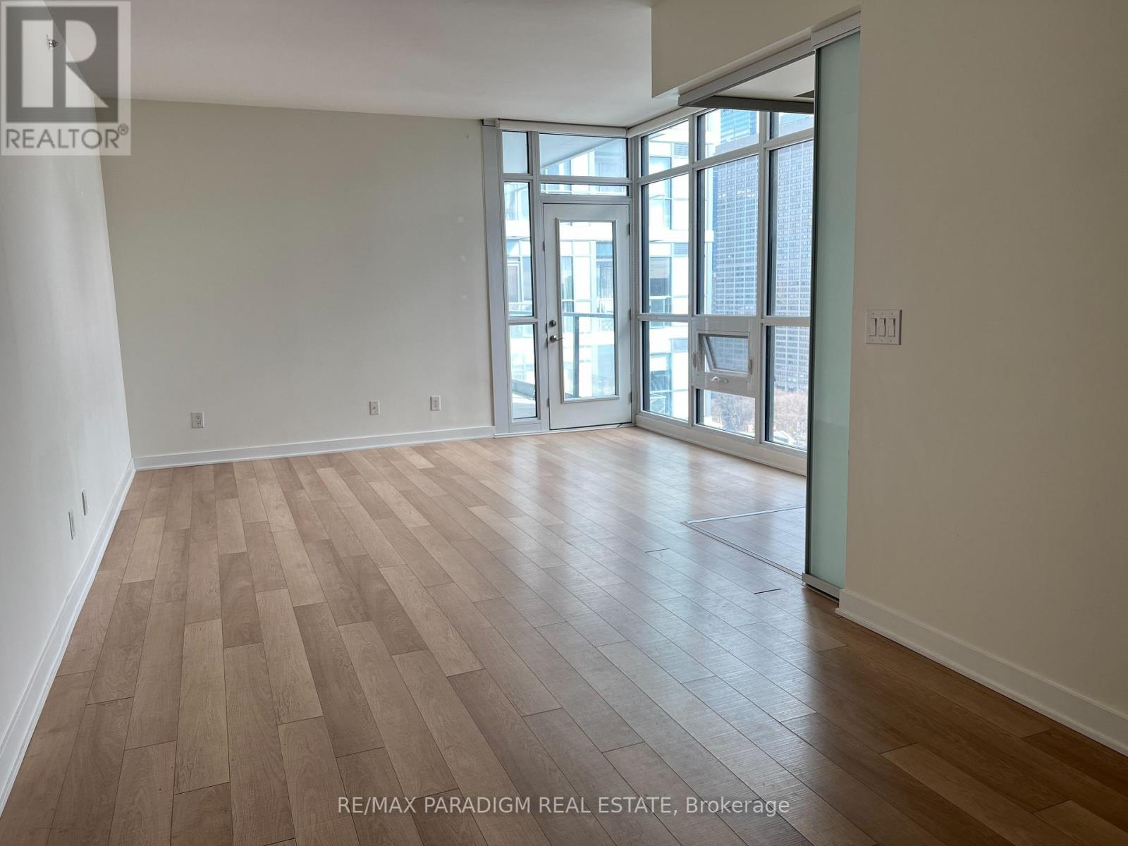 2101 - 210 Simcoe Street, Toronto, Ontario  M5T 0A9 - Photo 4 - C12915840