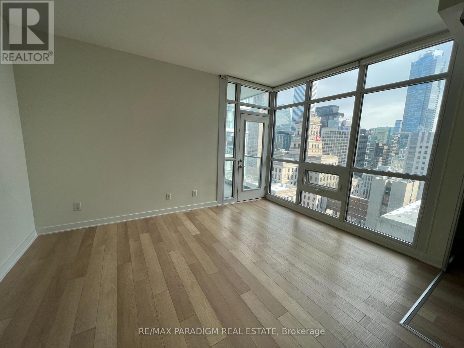 2101 - 210 Simcoe Street, Toronto, Ontario  M5T 0A9 - Photo 5 - C12915840