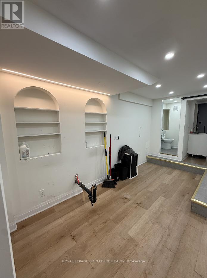 Ll - 246 Gerrard Street E, Toronto, Ontario  M5A 2G2 - Photo 2 - C12915862