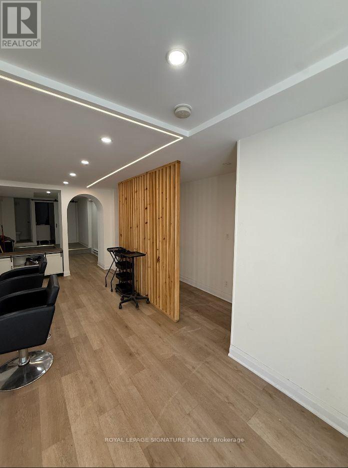 Ll - 246 Gerrard Street E, Toronto, Ontario  M5A 2G2 - Photo 4 - C12915862