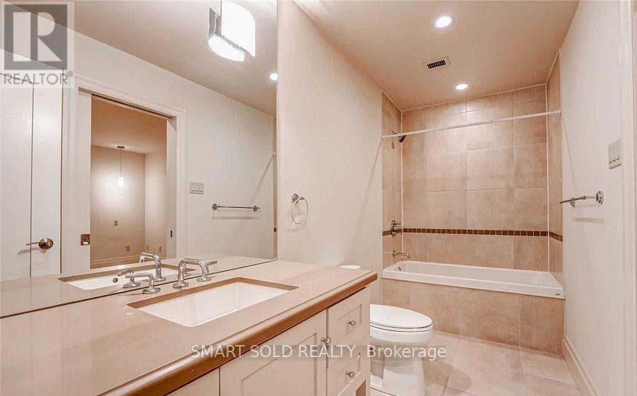 2202 - 30 Wellington Street E, Toronto, Ontario  M5E 1S3 - Photo 9 - C12915908