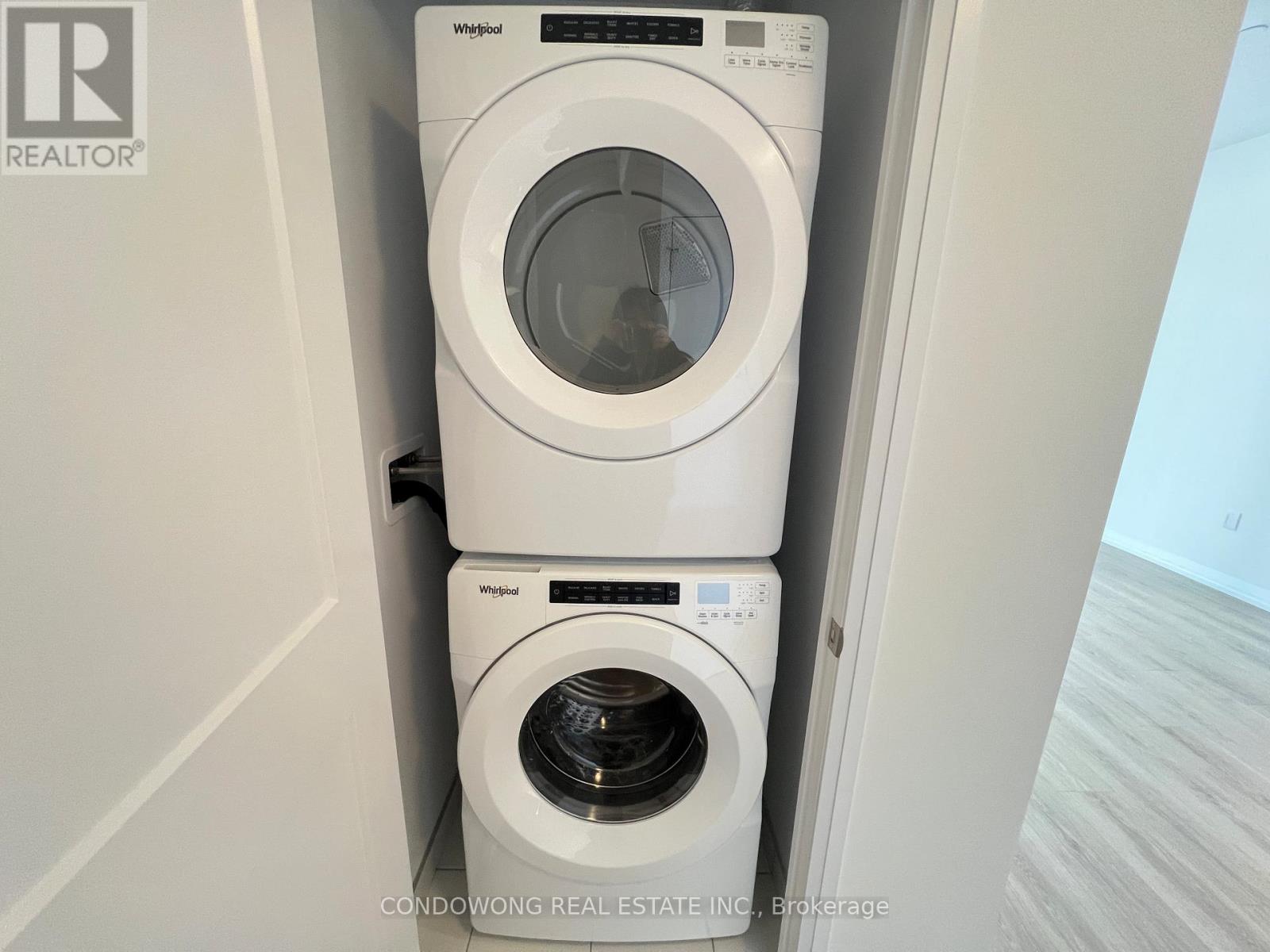 2818 - 50 Dunfield Avenue, Toronto, Ontario  M4S 0E4 - Photo 11 - C12915920