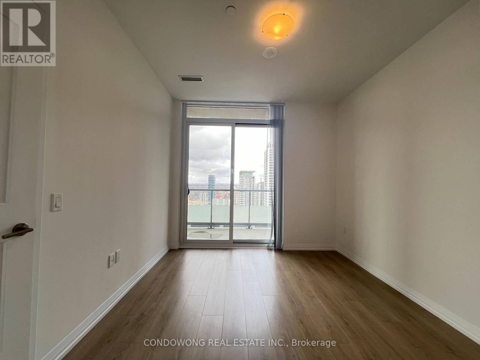 2818 - 50 Dunfield Avenue, Toronto, Ontario  M4S 0E4 - Photo 6 - C12915920