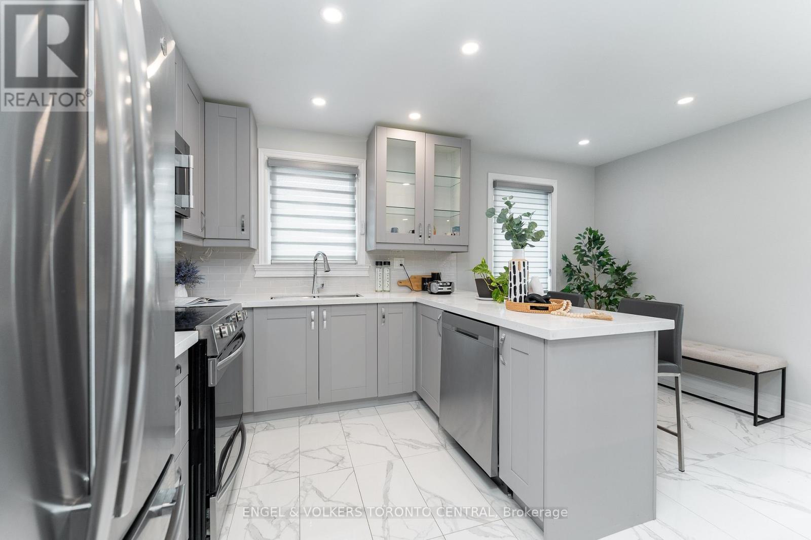 767 Phillip Murray Avenue, Oshawa, Ontario  L1J 1J2 - Photo 9 - E12915818