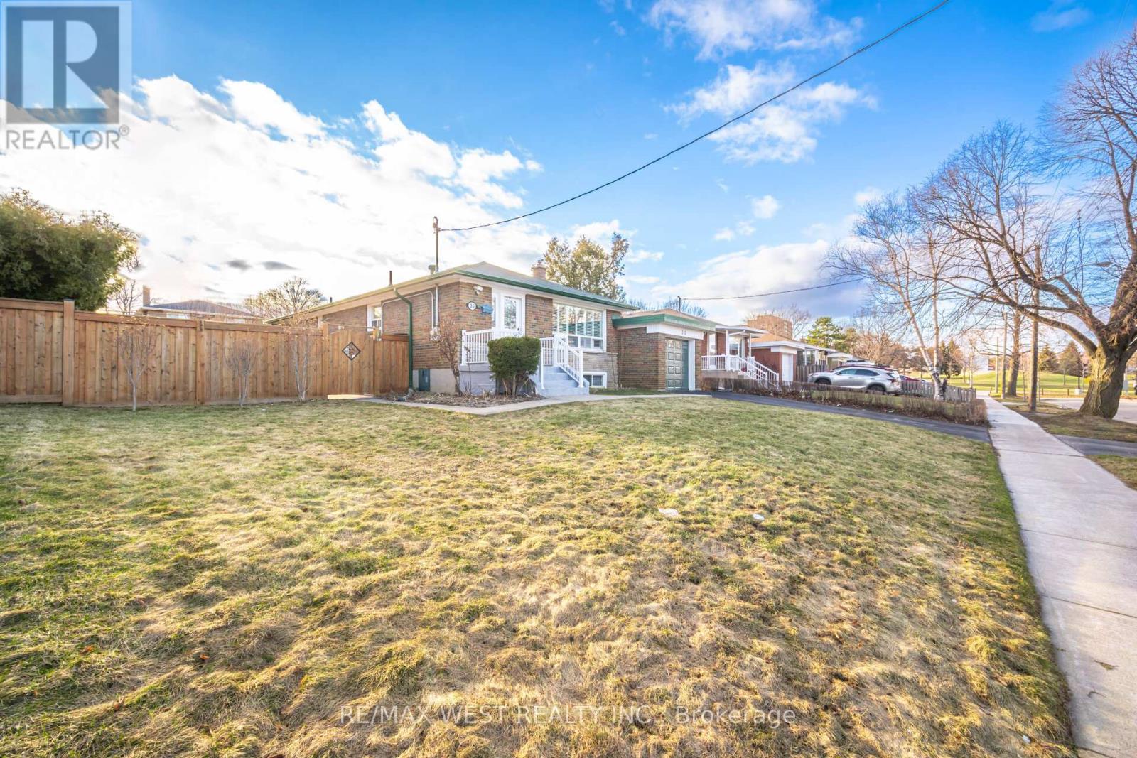 30 Kollar Drive, Toronto, Ontario  M1G 1E2 - Photo 4 - E12915846