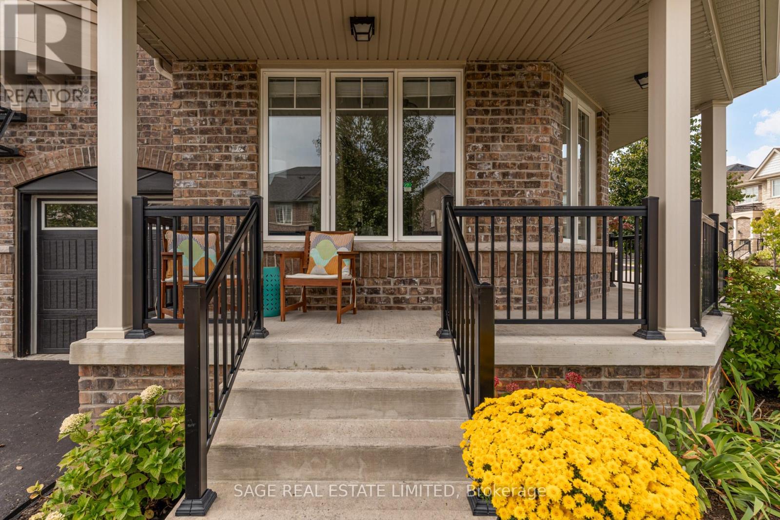 43 Bignell Crescent, Ajax, Ontario  L1Z 0P7 - Photo 4 - E12915926