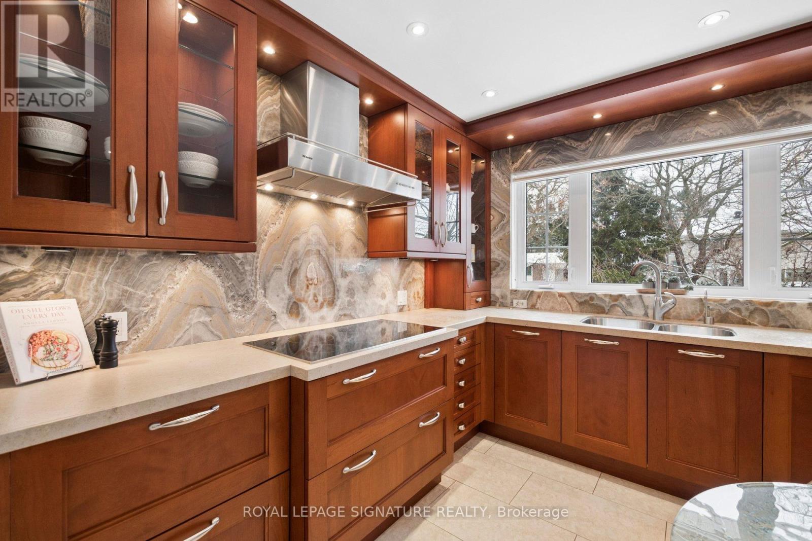 349 Jaybell Grove, Toronto, Ontario  M1C 2X4 - Photo 12 - E12915962