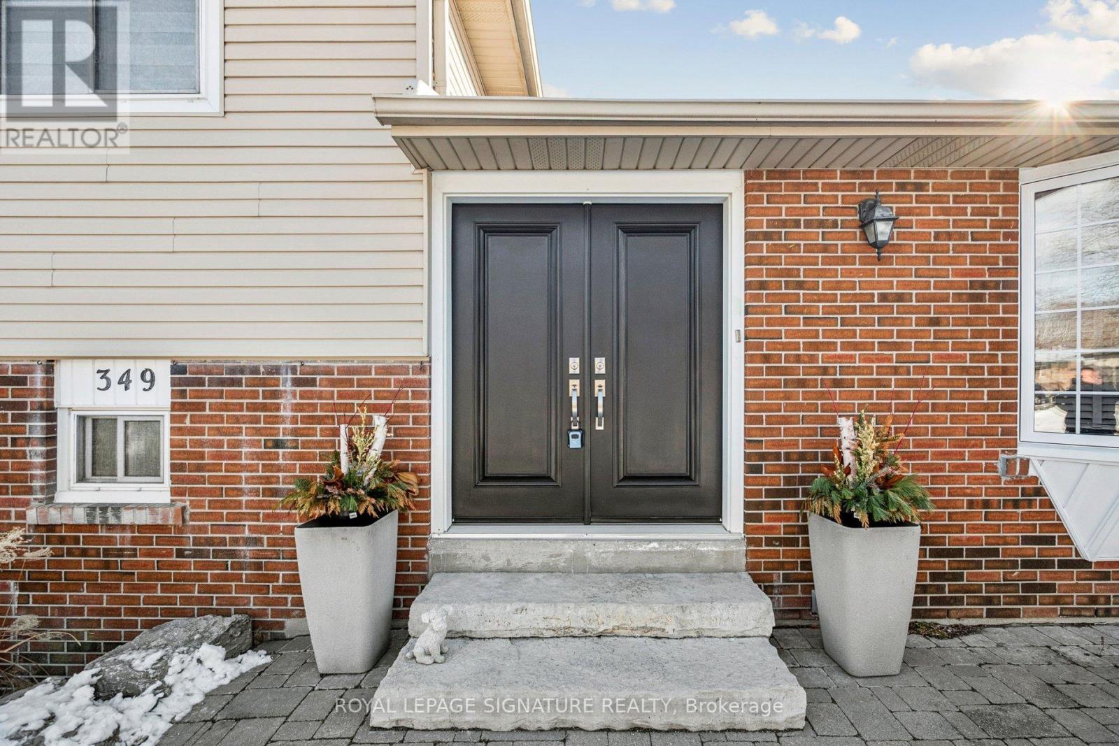 349 Jaybell Grove, Toronto, Ontario  M1C 2X4 - Photo 3 - E12915962