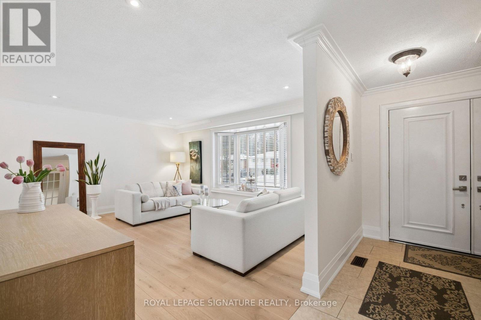 349 Jaybell Grove, Toronto, Ontario  M1C 2X4 - Photo 4 - E12915962