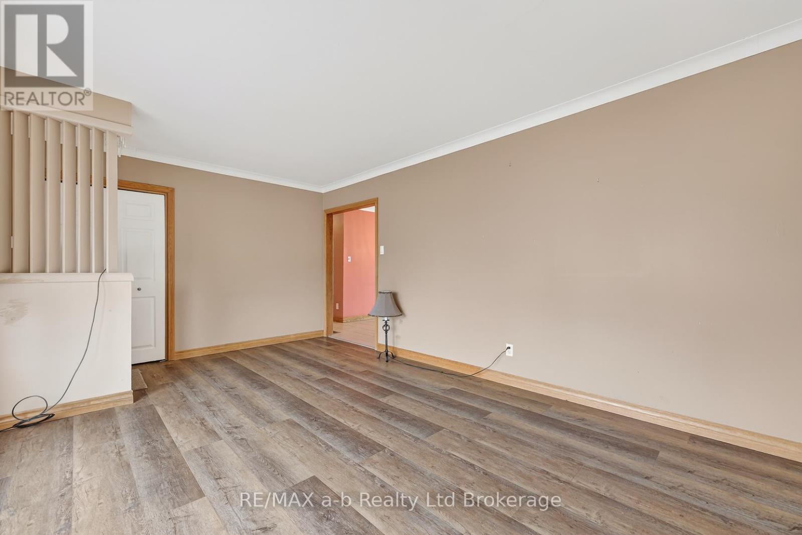 23 Glenn Avenue, Ingersoll, Ontario  N5C 2C9 - Photo 11 - X12916032