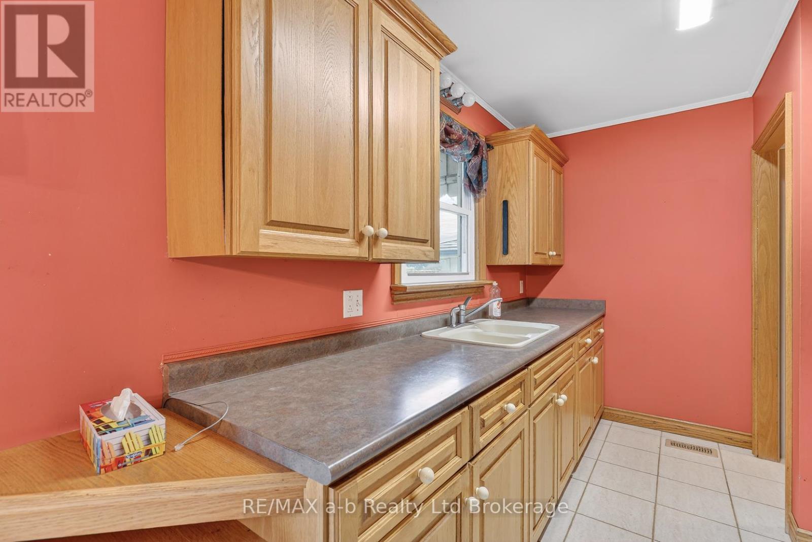 23 Glenn Avenue, Ingersoll, Ontario  N5C 2C9 - Photo 16 - X12916032