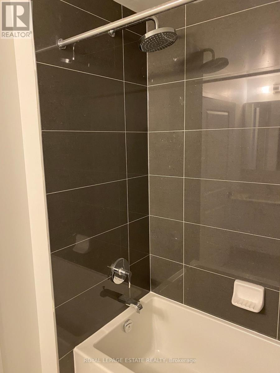 1606 - 85 Oneida Crescent, Richmond Hill, Ontario  L4B 0H4 - Photo 12 - N12915810