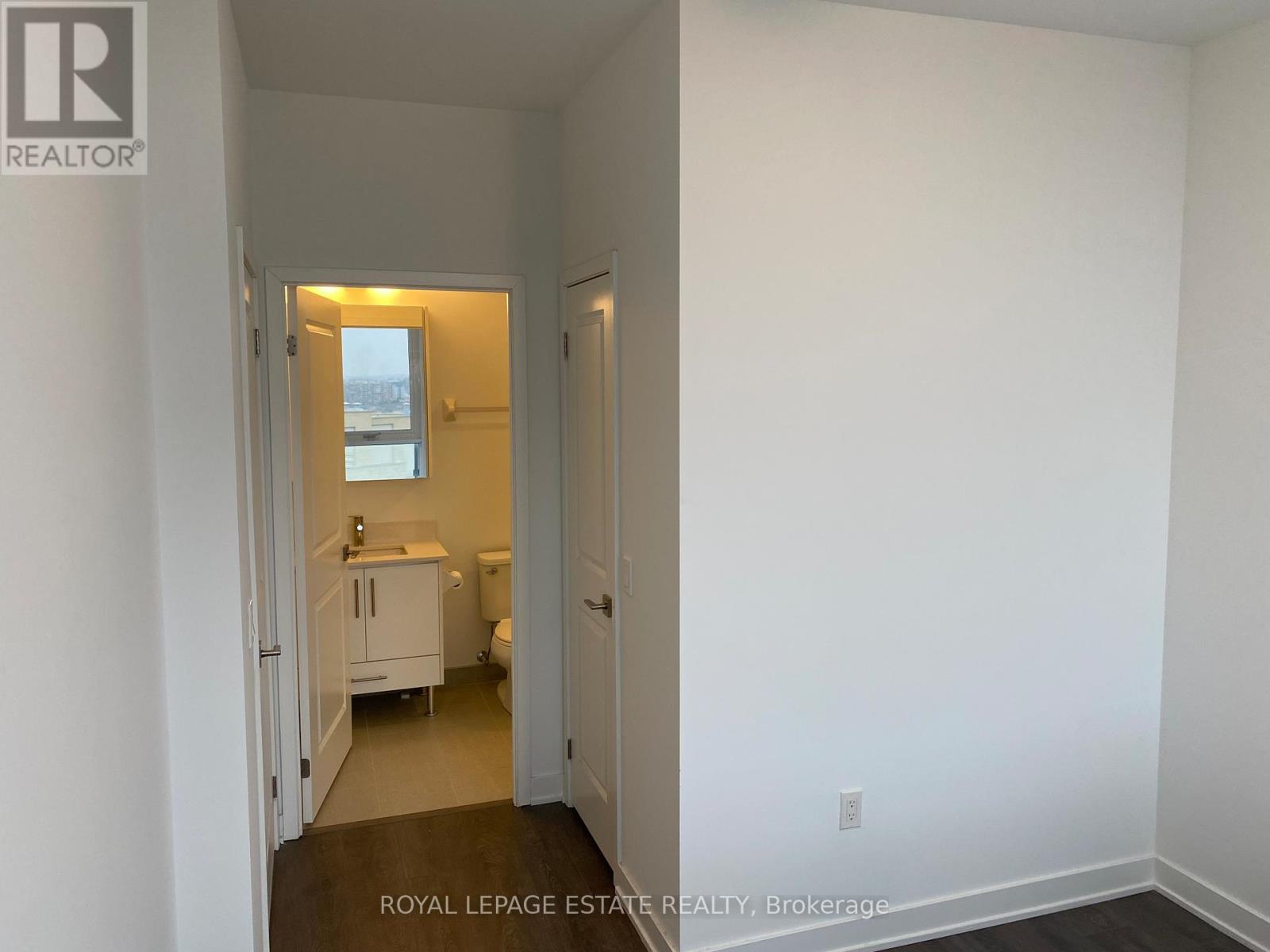 1606 - 85 Oneida Crescent, Richmond Hill, Ontario  L4B 0H4 - Photo 8 - N12915810