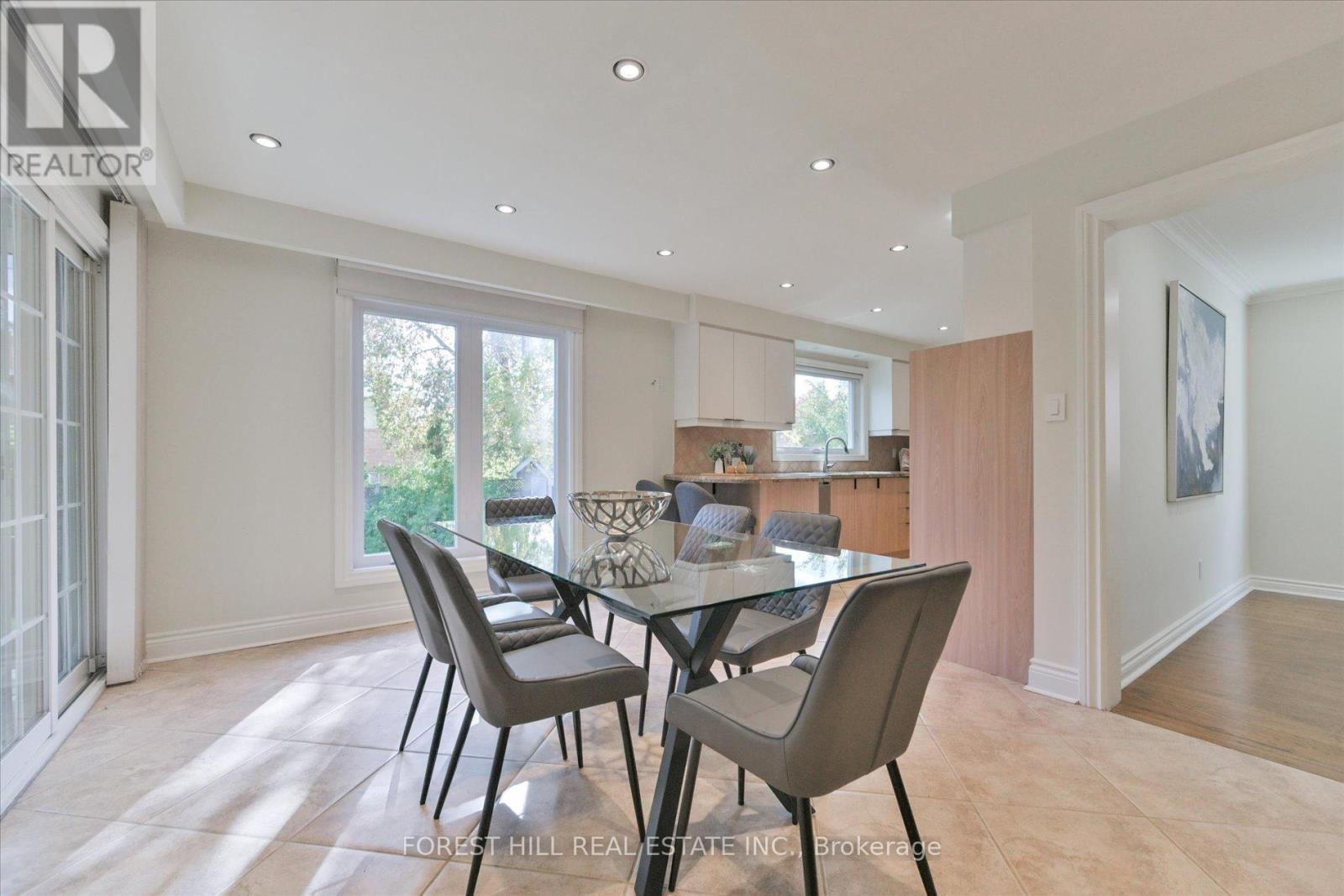 137 Marsi Road, Richmond Hill, Ontario  L4C 5R3 - Photo 12 - N12915820