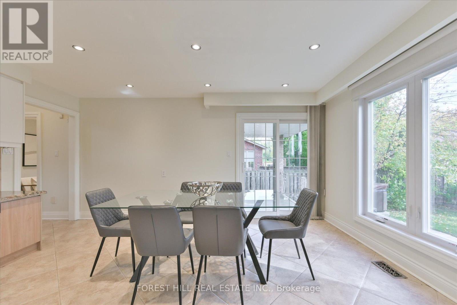 137 Marsi Road, Richmond Hill, Ontario  L4C 5R3 - Photo 16 - N12915820