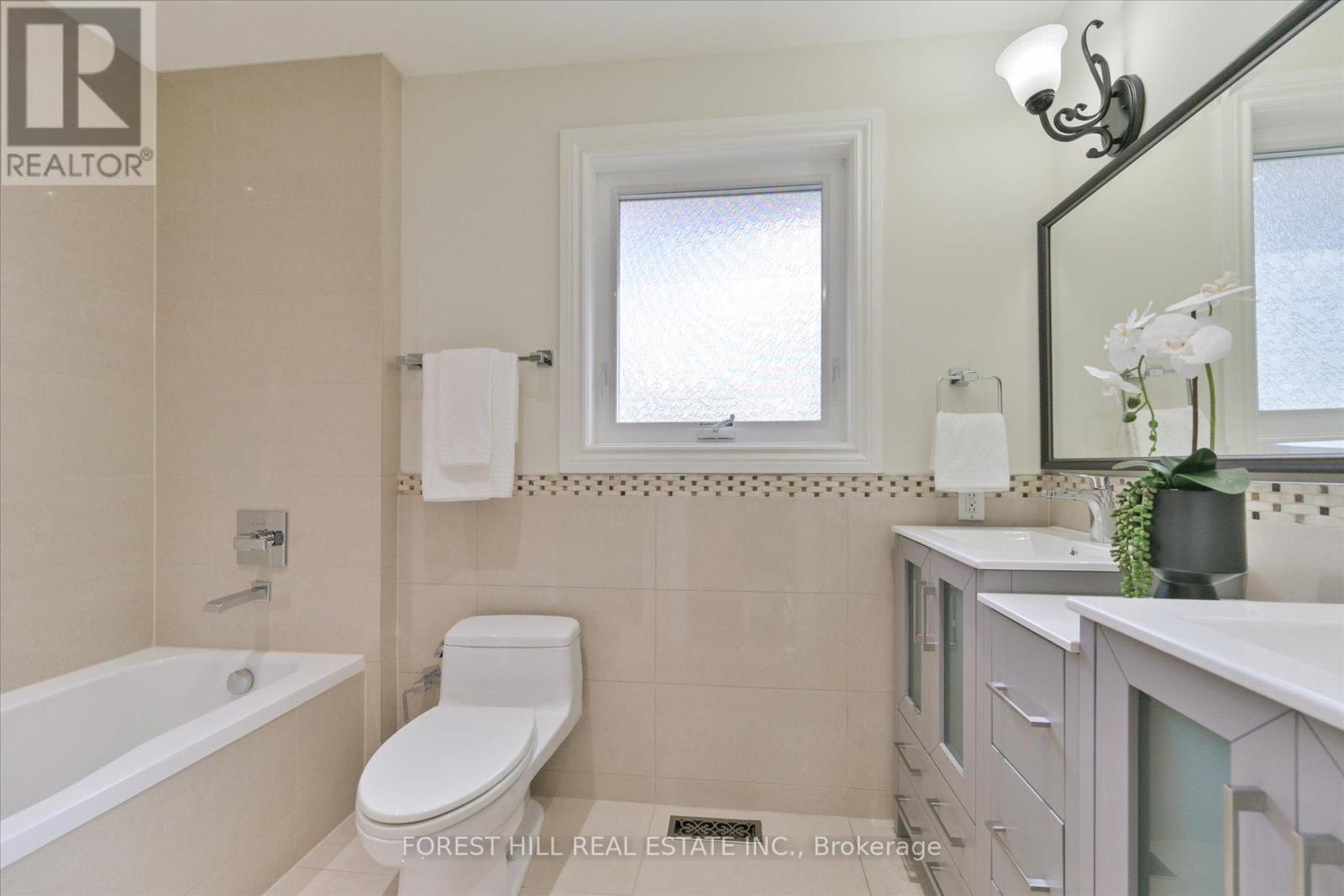 137 Marsi Road, Richmond Hill, Ontario  L4C 5R3 - Photo 29 - N12915820