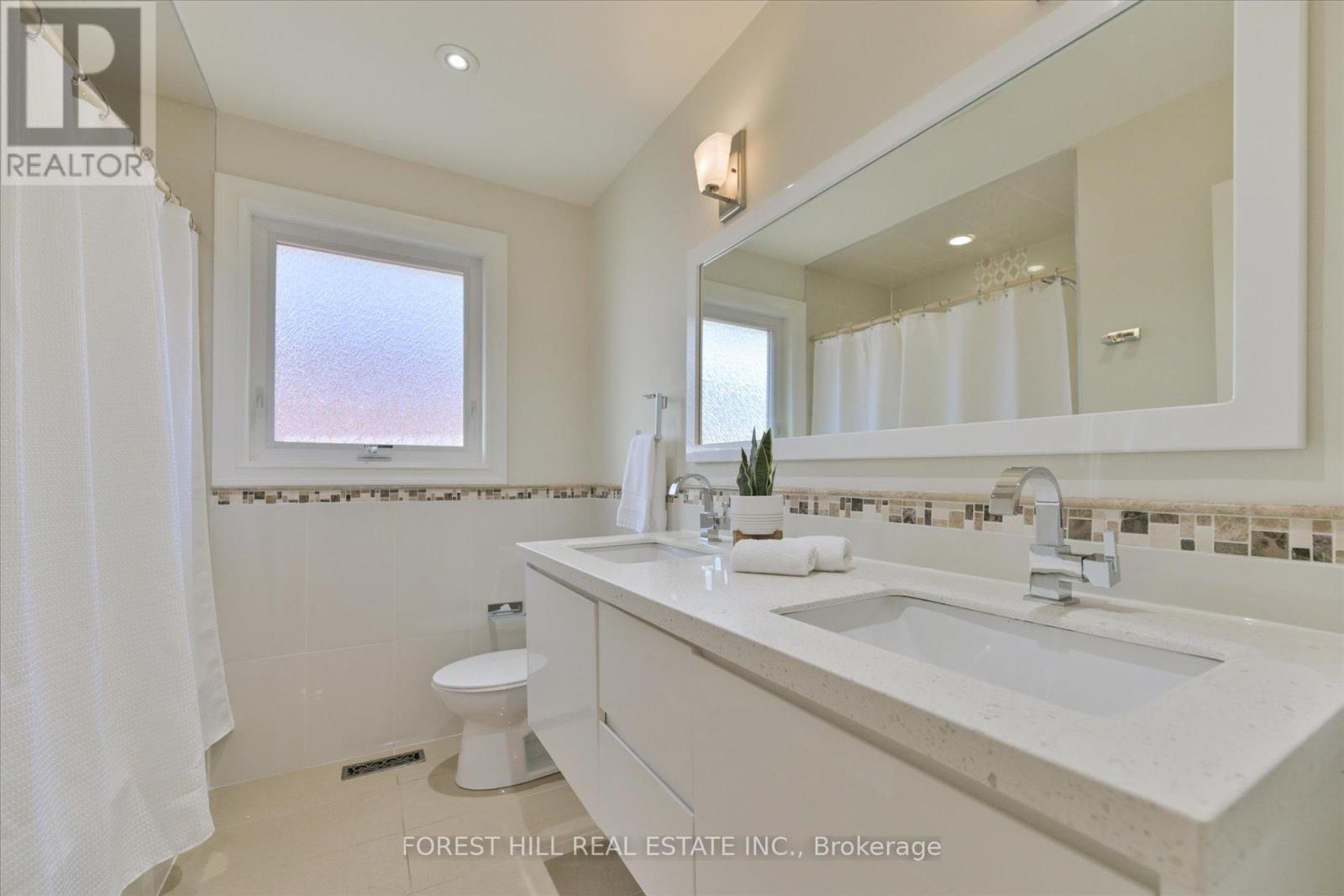 137 Marsi Road, Richmond Hill, Ontario  L4C 5R3 - Photo 34 - N12915820