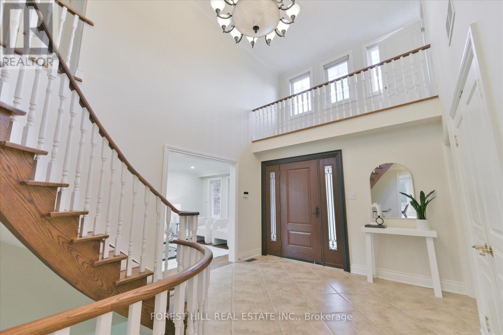 137 Marsi Road, Richmond Hill, Ontario  L4C 5R3 - Photo 5 - N12915820