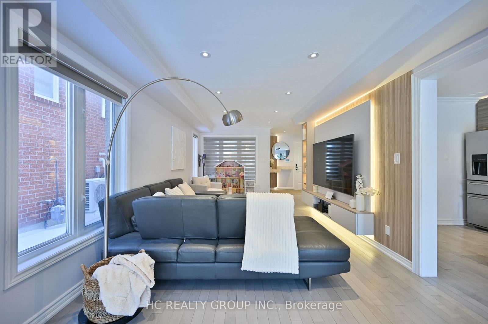 94 Manorheights Street, Richmond Hill, Ontario  L4S 2H5 - Photo 9 - N12915882