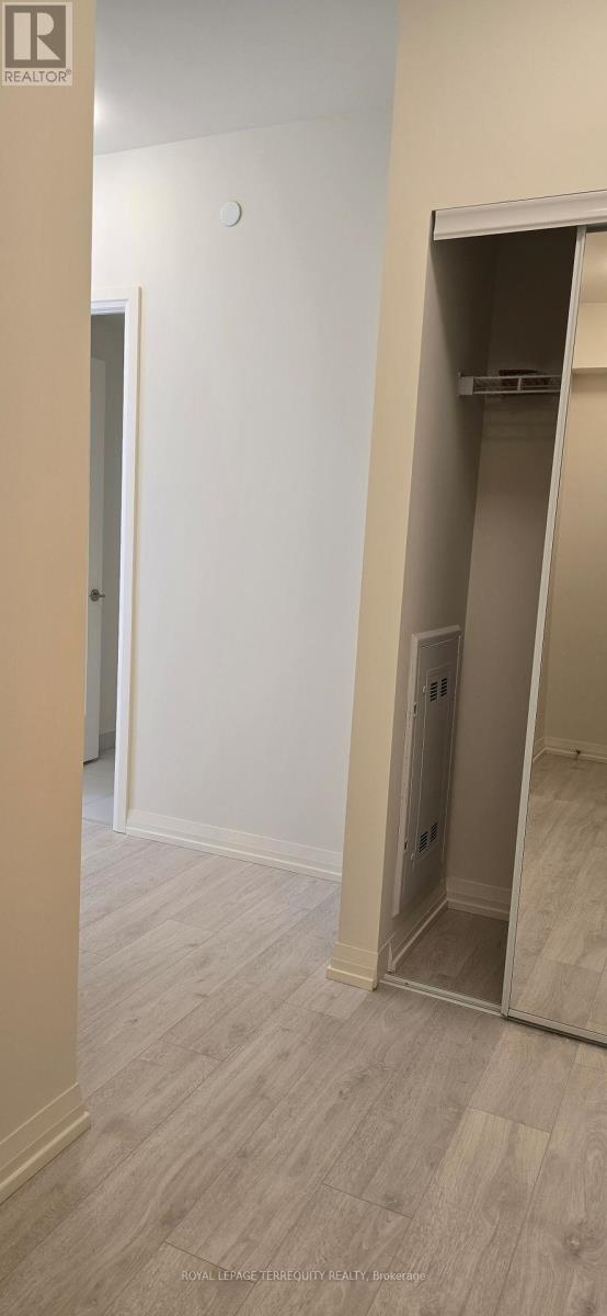 1009 - 27 Korda Gate, Vaughan, Ontario  L4K 0P6 - Photo 3 - N12915974