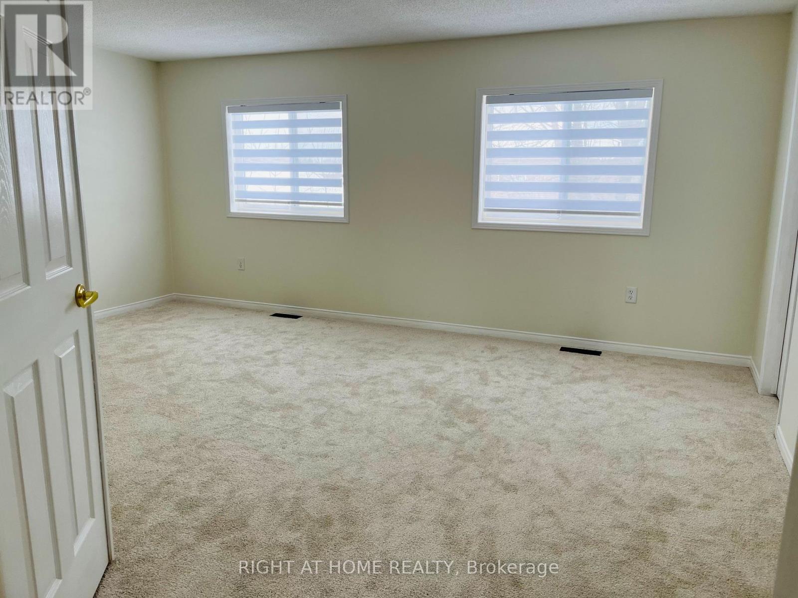 14 Downing Crescent, Barrie (Holly), Ontario  L4N 8V7 - Photo 10 - S12915852