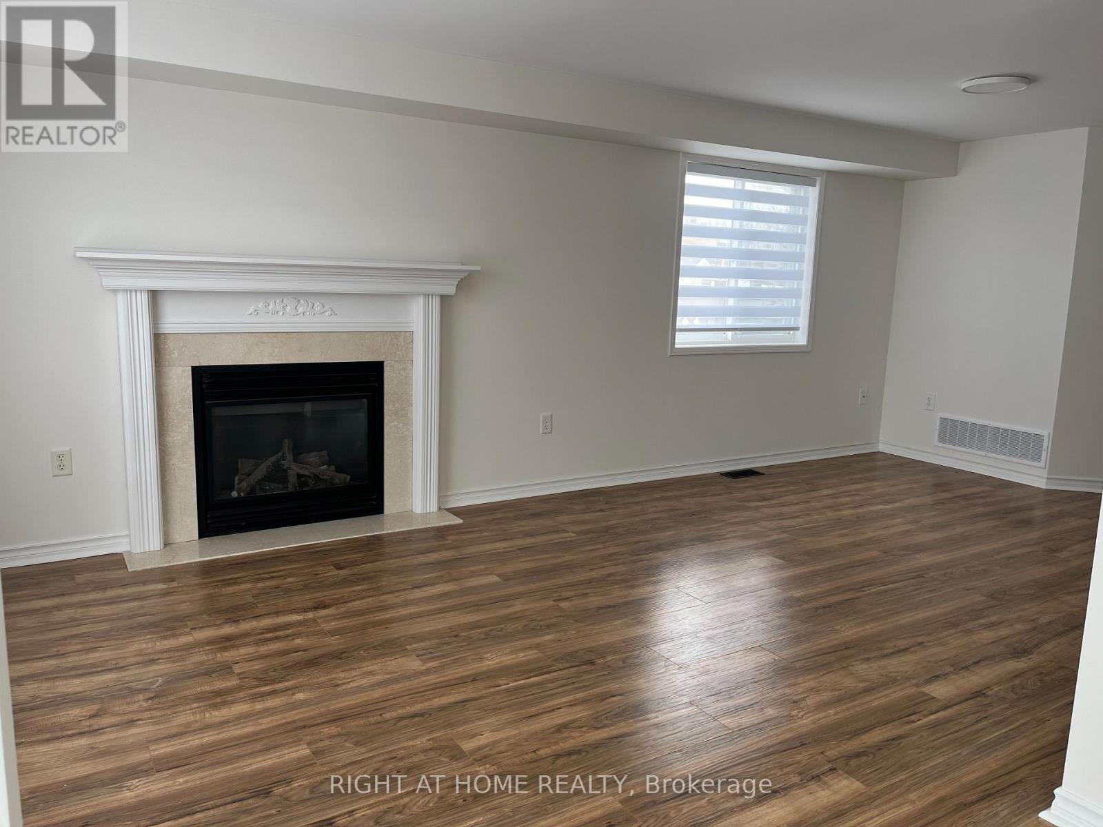 14 Downing Crescent, Barrie (Holly), Ontario  L4N 8V7 - Photo 5 - S12915852