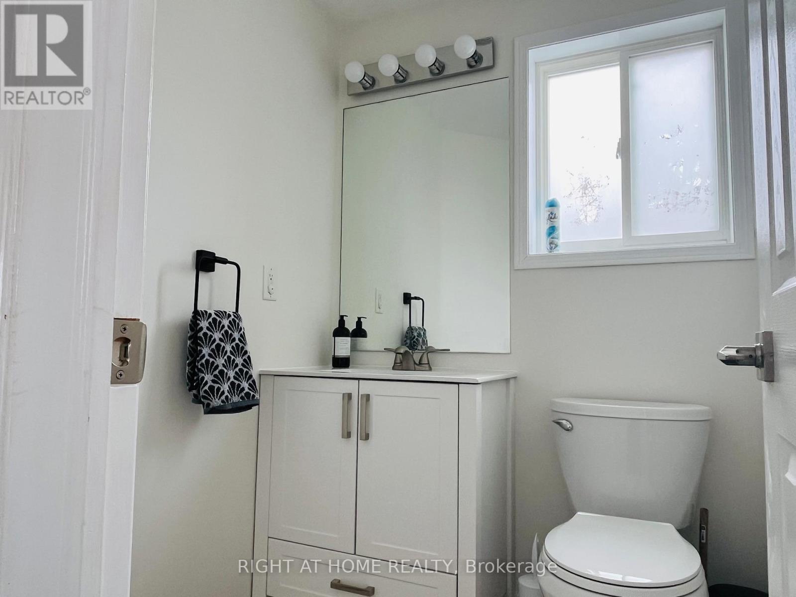 14 Downing Crescent, Barrie (Holly), Ontario  L4N 8V7 - Photo 7 - S12915852