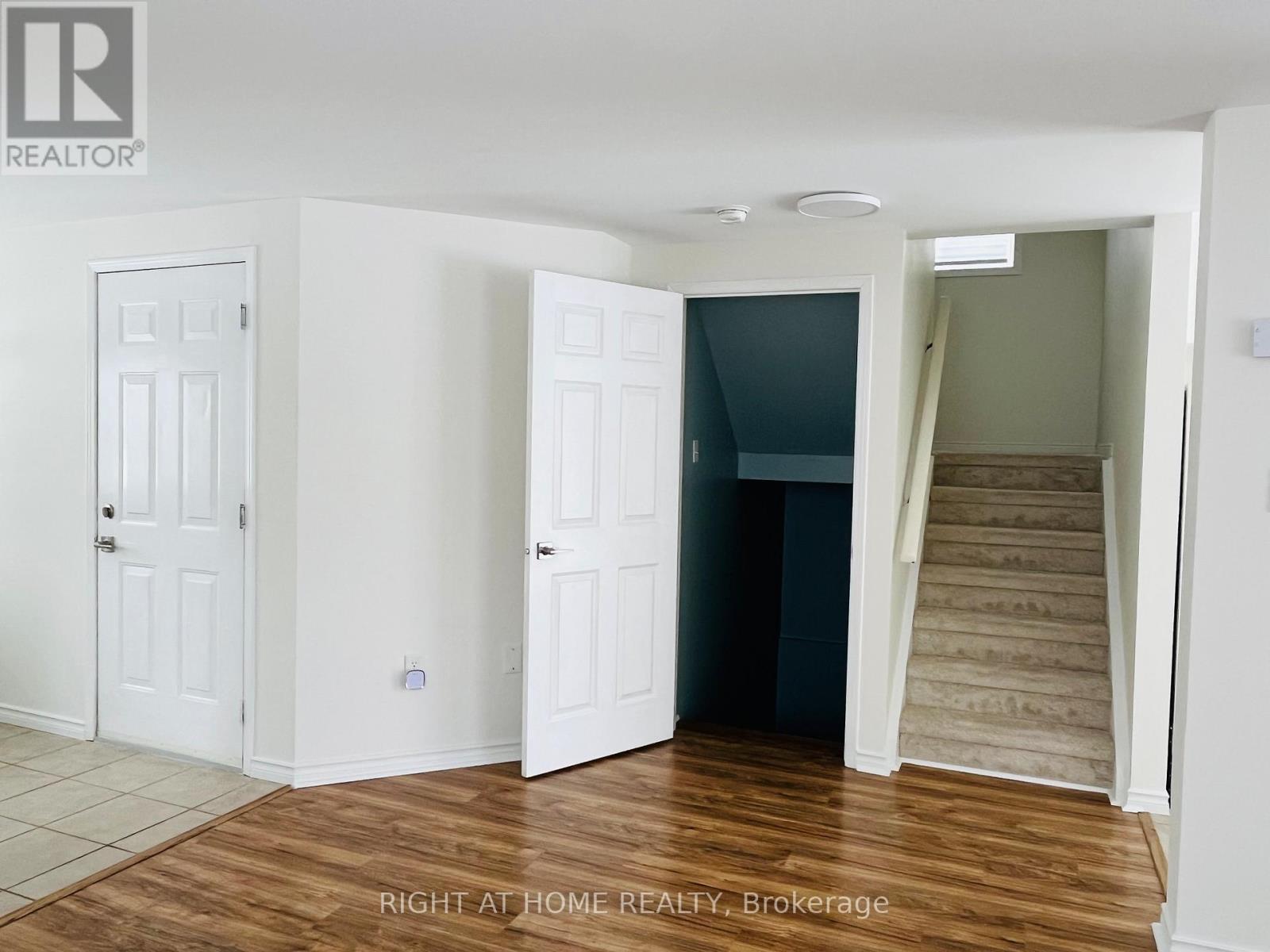 14 Downing Crescent, Barrie (Holly), Ontario  L4N 8V7 - Photo 8 - S12915852