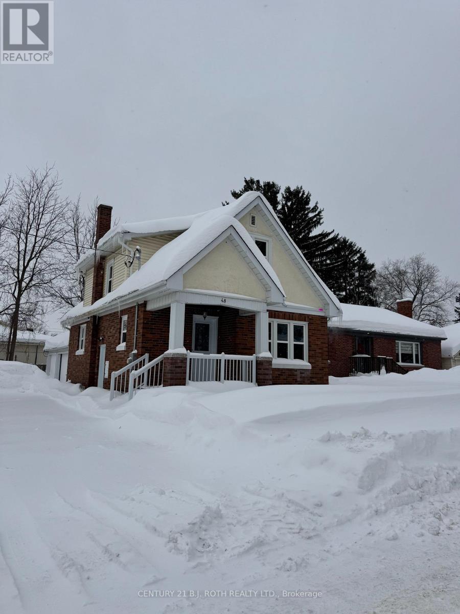 48 DRURY LANE, Barrie, Ontario