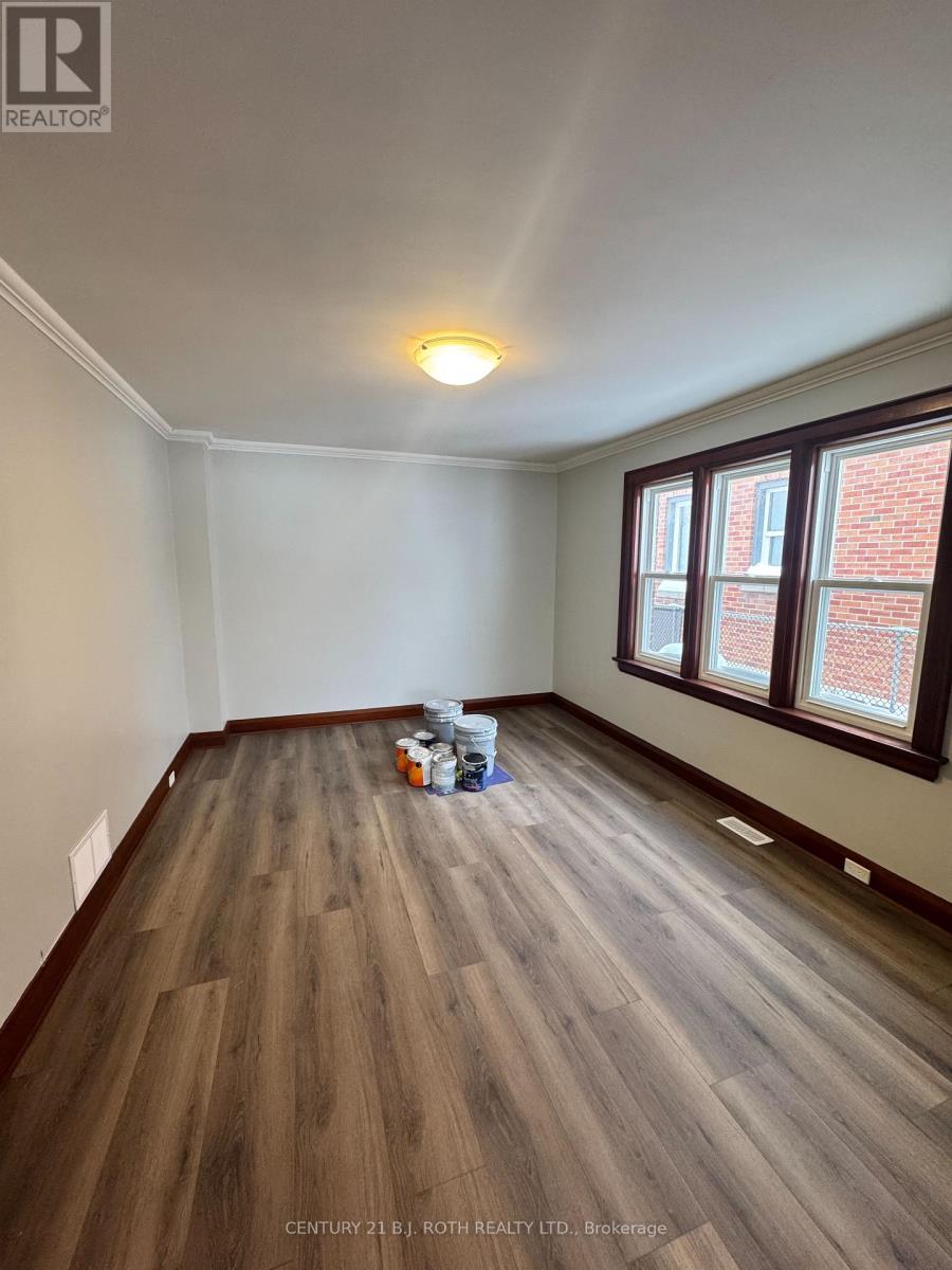 48 Drury Lane, Barrie (City Centre), Ontario  L4M 3C8 - Photo 7 - S12915960