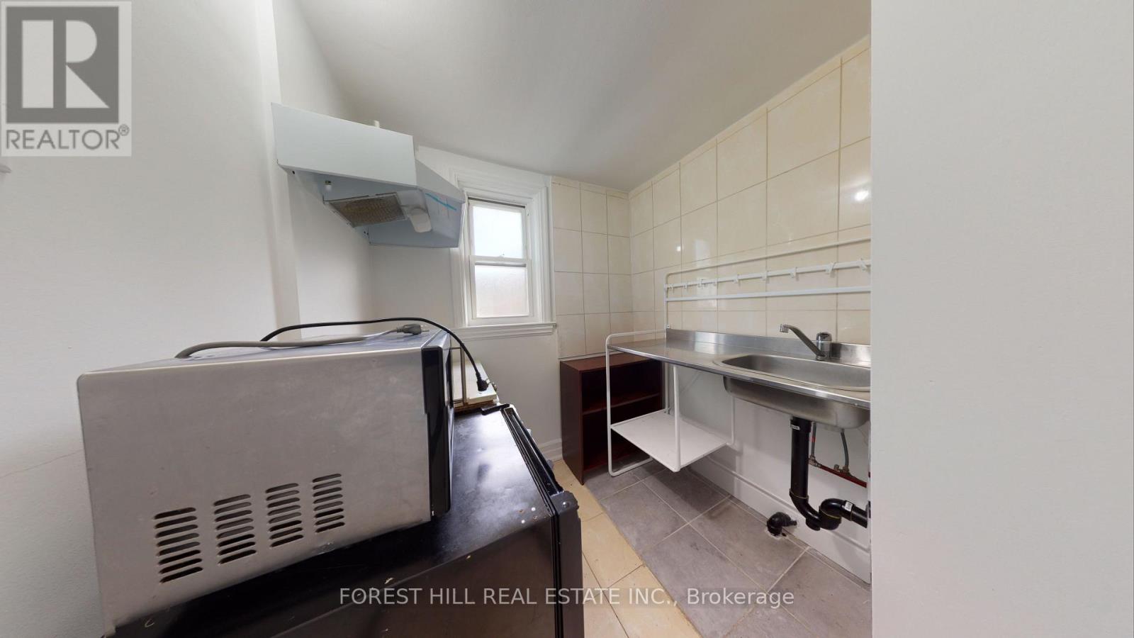 2nd Floor - 262 Poyntz Avenue, Toronto, Ontario  M2N 1J7 - Photo 9 - C12741602