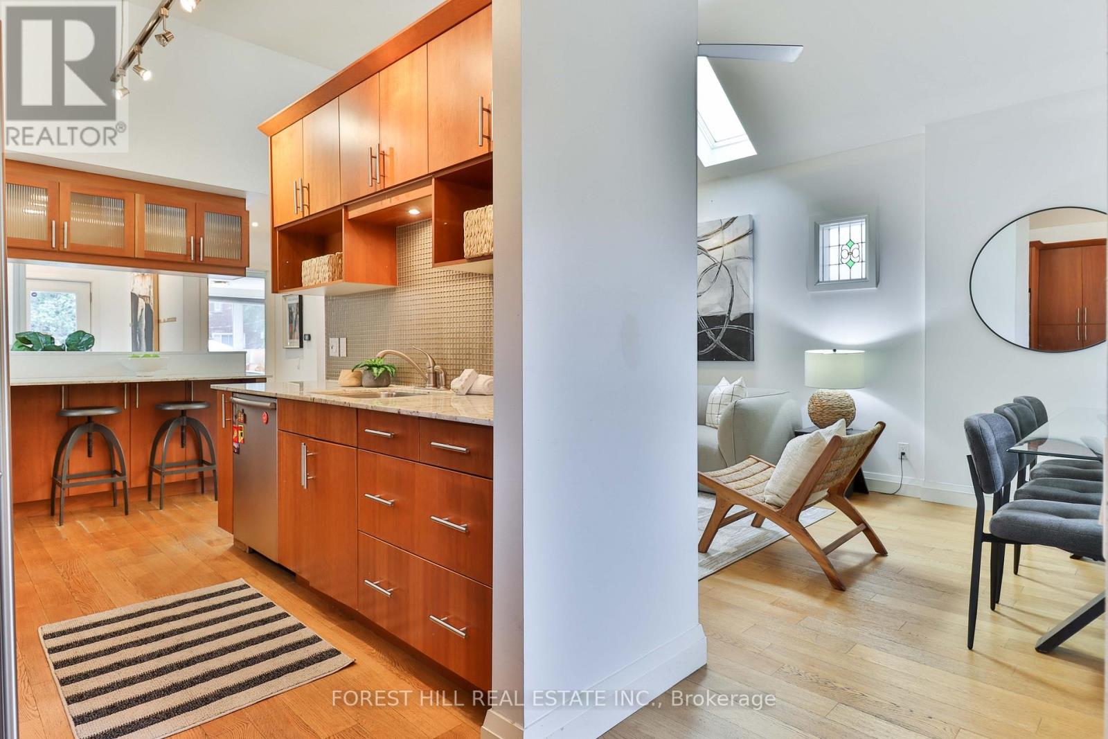 22 Whitewood Road, Toronto, Ontario  M4S 2X7 - Photo 4 - C12908736