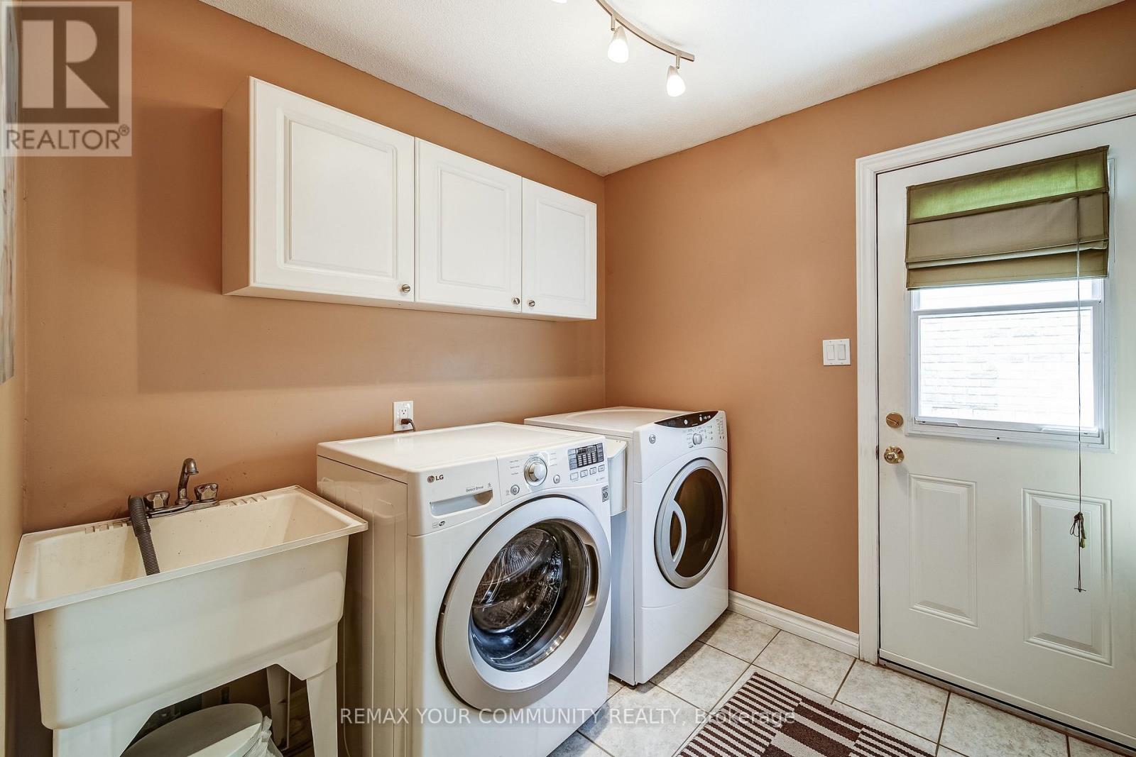 911 Ferndale Crescent, Newmarket, Ontario  L3Y 6B6 - Photo 18 - N12912906