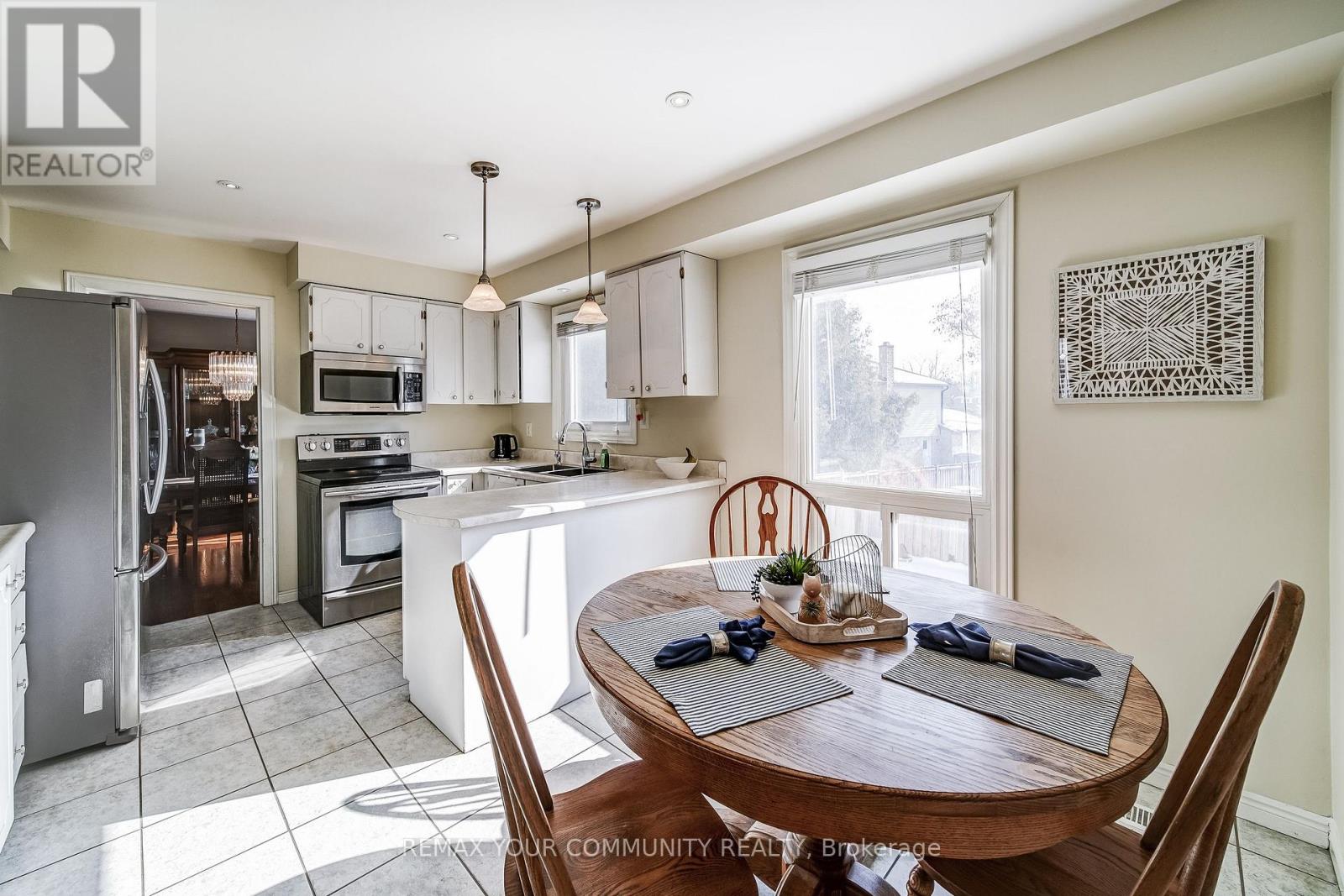 911 Ferndale Crescent, Newmarket, Ontario  L3Y 6B6 - Photo 13 - N12912906