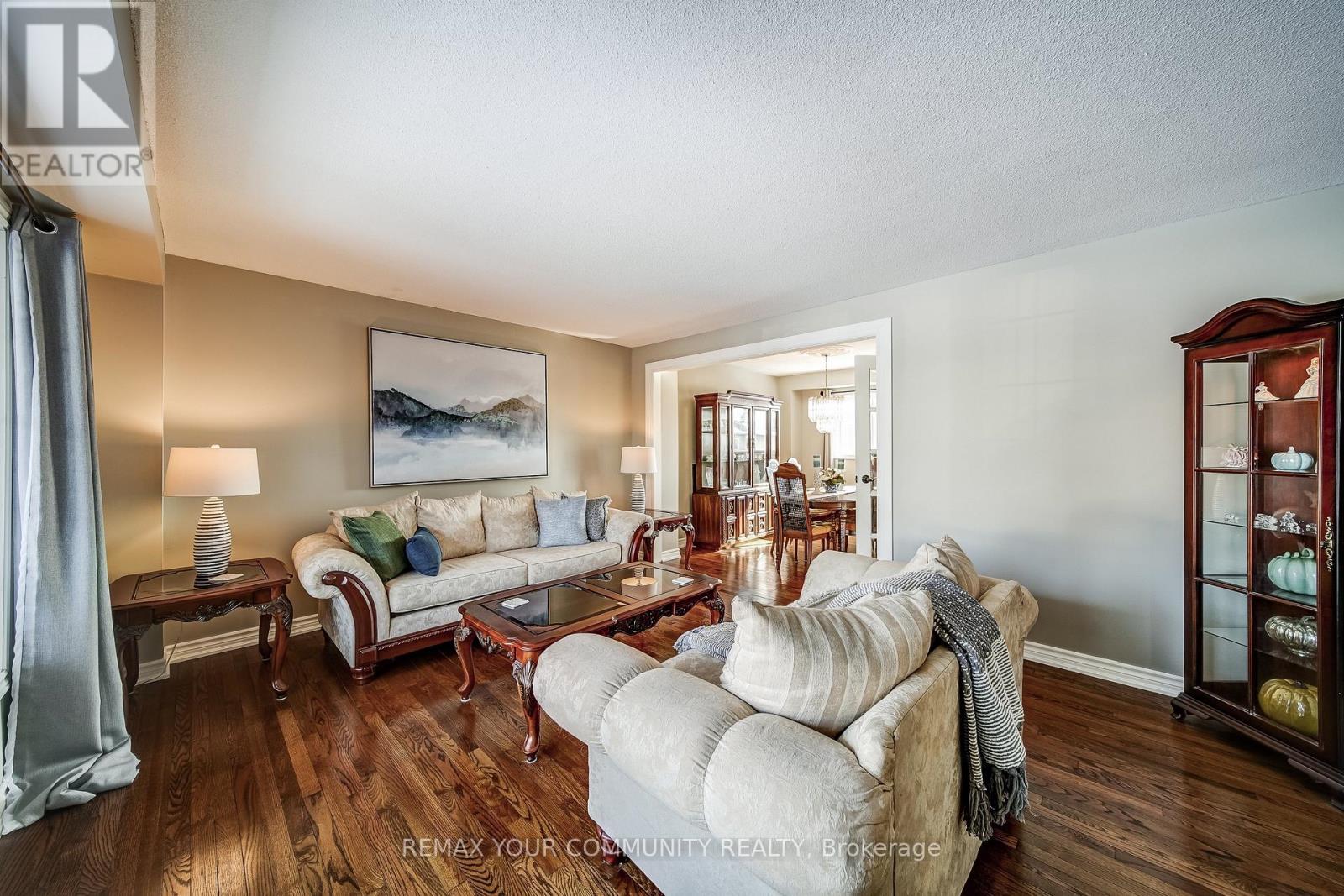 911 Ferndale Crescent, Newmarket, Ontario  L3Y 6B6 - Photo 8 - N12912906