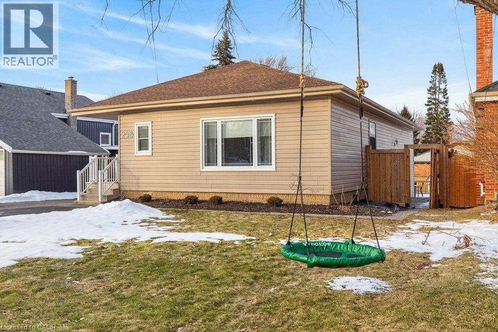 258 Sanatorium Road, Hamilton, Ontario  L9C 1Z9 - Photo 4 - 40814654